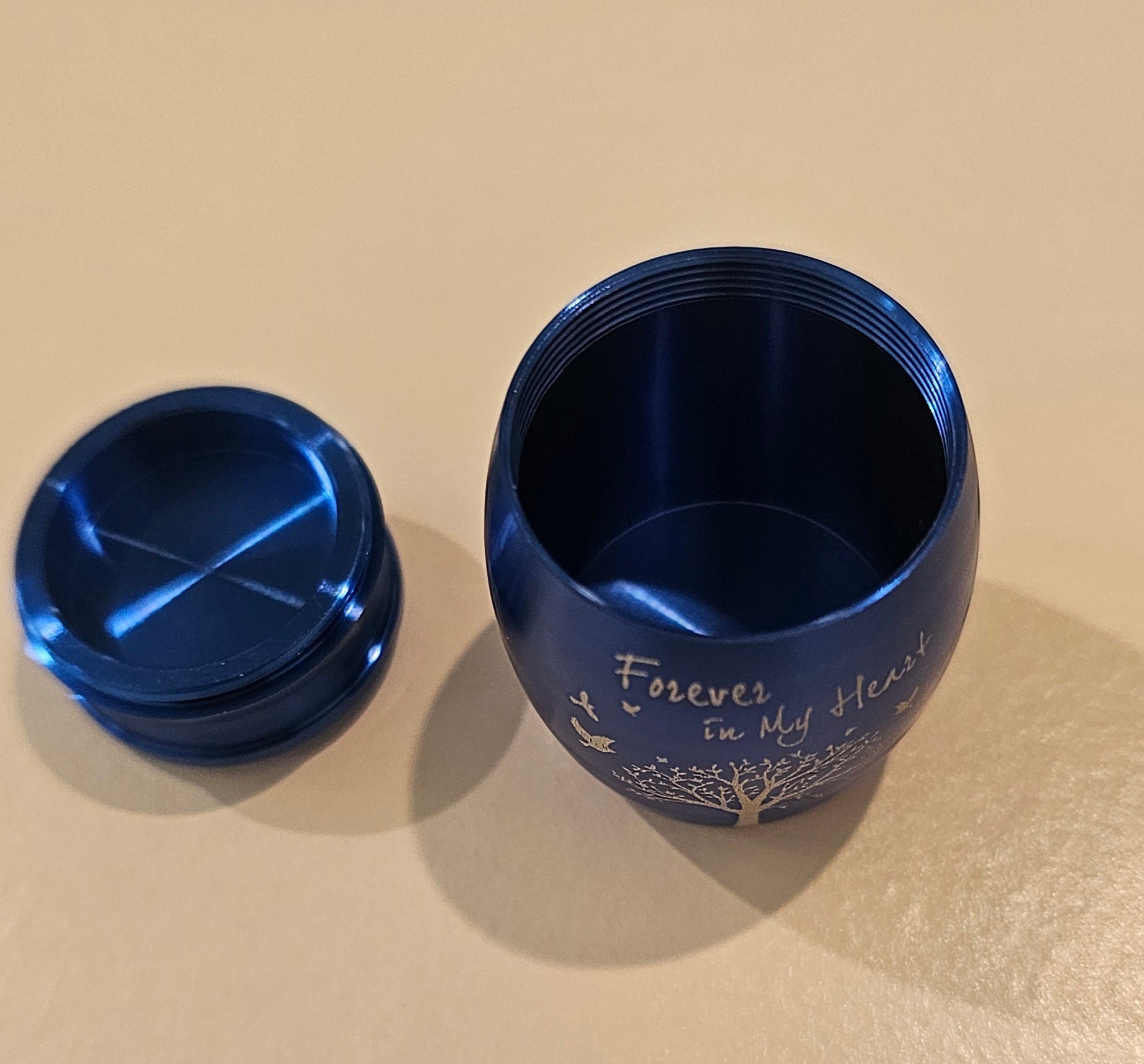 Small urn