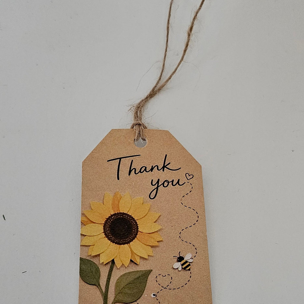 Sonnenblumen-Anstecker mit Geschenkanhänger und Samen