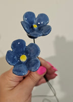 1 x Forget-me-not stem.