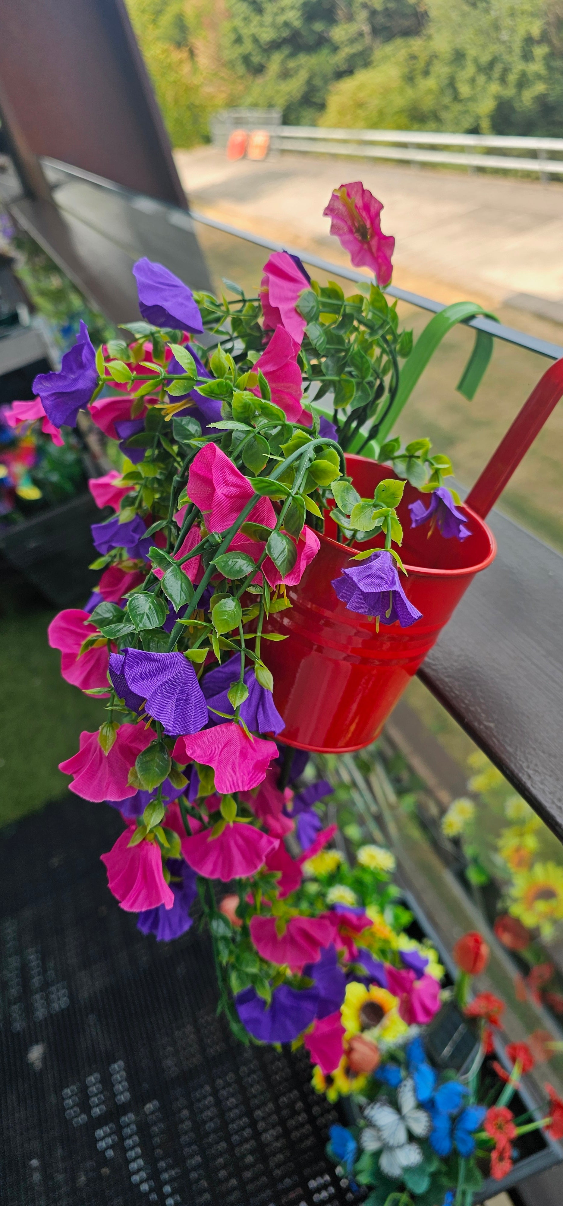 2 x floral hanging displays